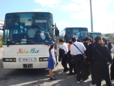 沖縄での移動はバス